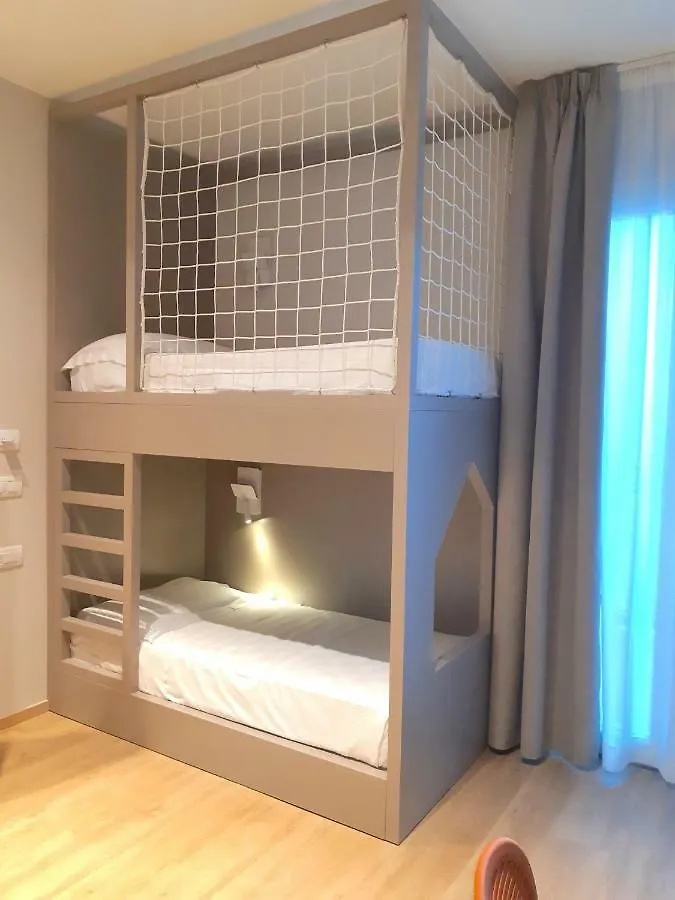 Hotel President Cattolica 3*,  İtalya
